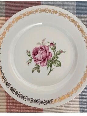 NWOT Set of 4  Vintage Dessert Plates 7.8”, Made In Former Czechoslovakia